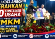 Wali Kota Ambon Serahkan 10 Kontainer Usaha untuk UMKM Lewat Program Indomaret Peduli Berbagi