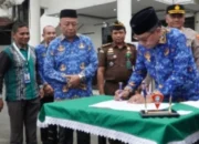 Peringati Harkitnas 2026, Wali Kota Ambon Launching Modul Literasi Keuangan dan Tandatangani Pakta Integritas SPMB