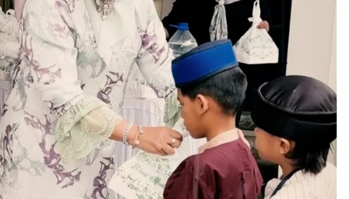 Ely Toisutta Berbagi Santunan dengan Anak Yatim di Hari Asyura, Perkuat Kepedulian Sosial di Ambon