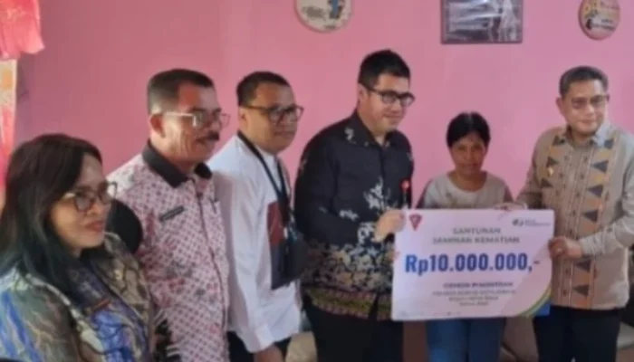 Program BETA Ambon Berikan Santunan Rp10 Juta kepada Ahli Waris Pekerja Rentan di Hative Besar